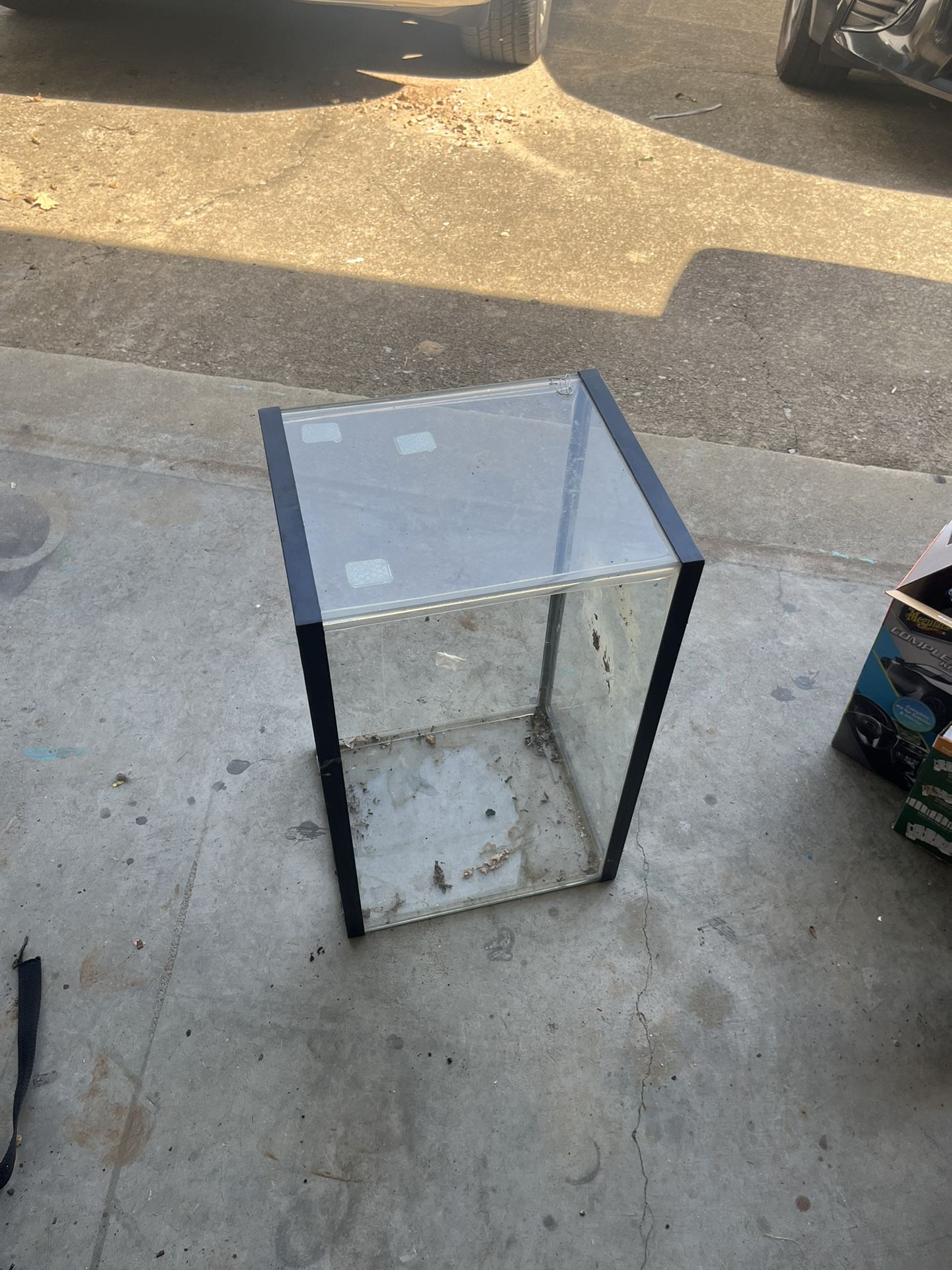 10 Gallon Aquarium