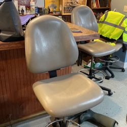 Lab/computer Chair Free