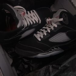 Jordan 5s “ black metallic Reimagined “ 
