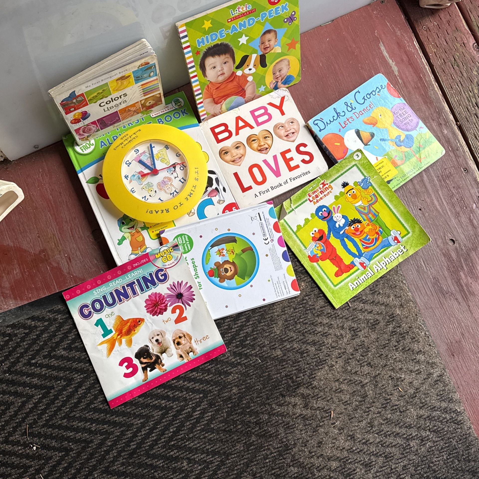 8 Reading 📖 Books With a Timer Clock