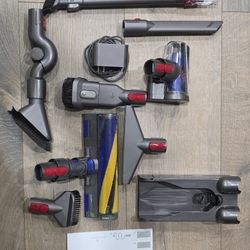 Dyson V15 Accessories And Stand 