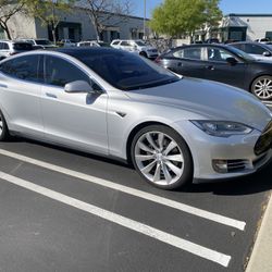 2013 Tesla Model S P85
