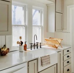 SINKOLOGY Austen 24 in. Farmhouse/Apron-Front Undermount Single Bowl Crisp White Fireclay Kitchen Sink