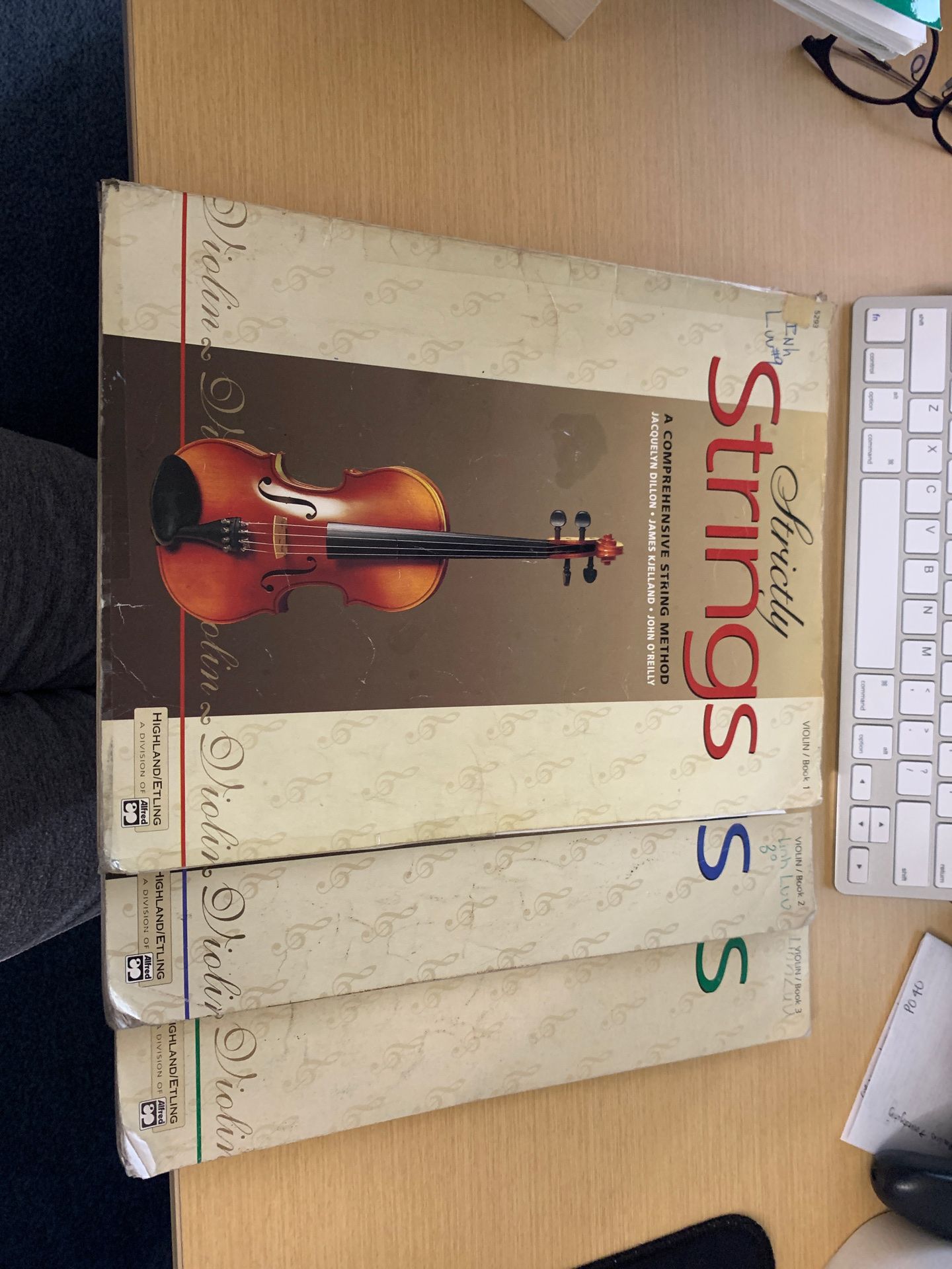 Strictly Strings Violin Series