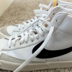 Nike Blazer Mid ‘77