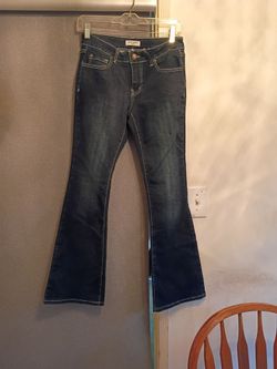 WOMEN'S JEANS SIZE 5 LIKE NEW $10 PICK UP IN SUN VALLEY