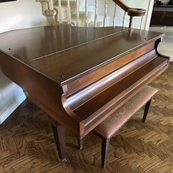 Free Baby Grand Piano