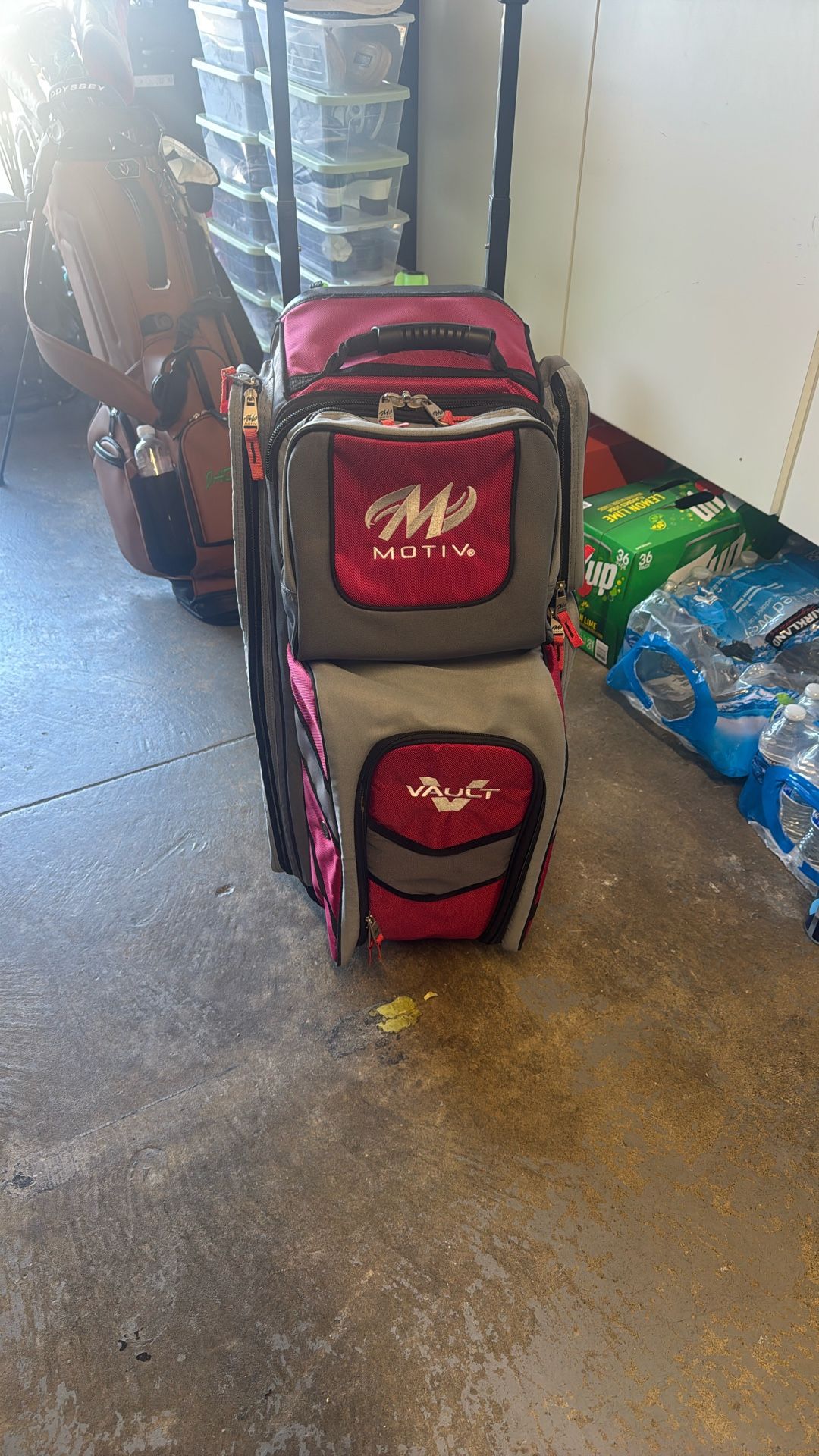 Motiv 3 Ball Roller Bag
