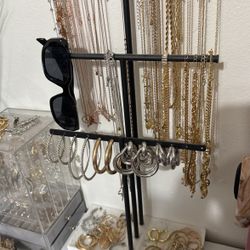 Hanging Jewelry Stand