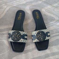 Rouge sandals size 10
