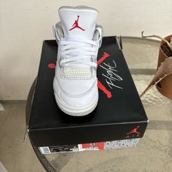 Air Jordan 4 Retro 