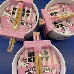 Hello Kitty Bowls With Chopsticks 