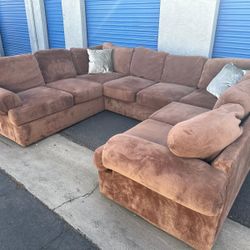 Huge Sectional Couch  3 Pieces 🛋 Very Clean , Like New 