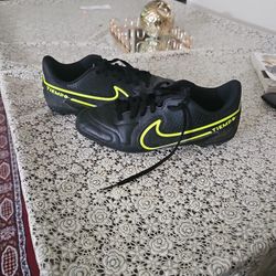 Outdoor Soccer Cleats Size 4.5