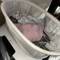4moms Mamaroo bassinet