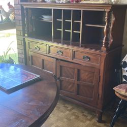 Table & Hutch With 6 Chairs 