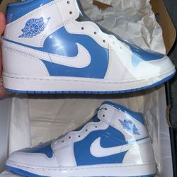 Jordan 1 Mid Legend Blue