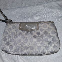 Large Vintage COACH WRISTLET in Gray Jacquard
