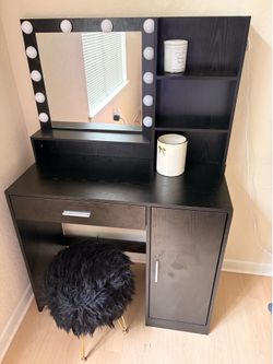 Vanity mirror