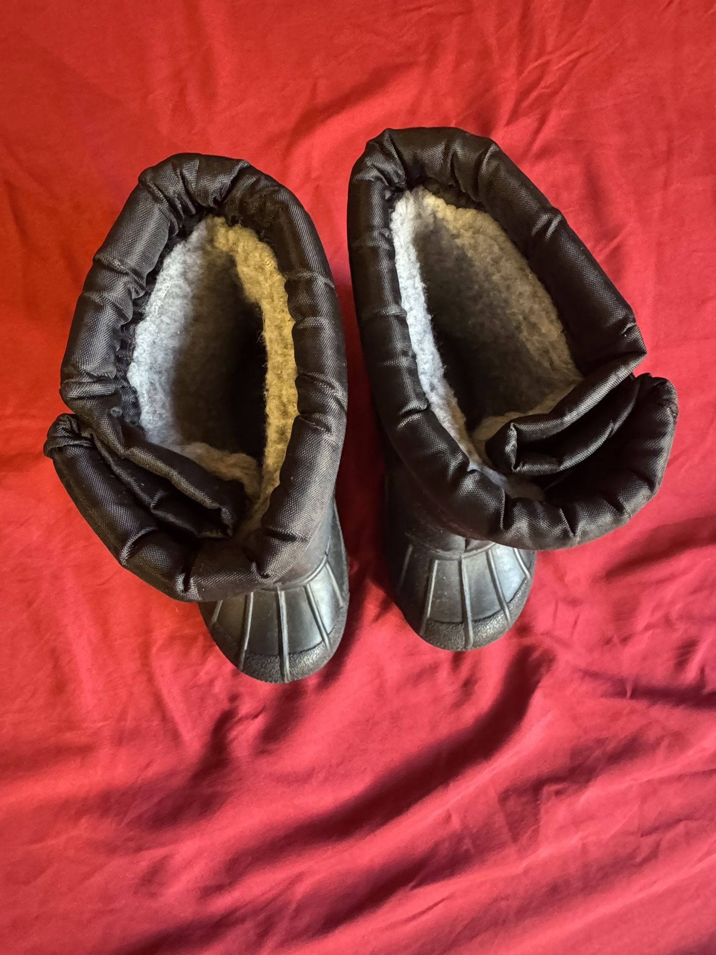 Youth Size 11 Snow Boots 