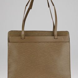 Louis Vuitton Epi. 💯 Authentic. Moss green color.