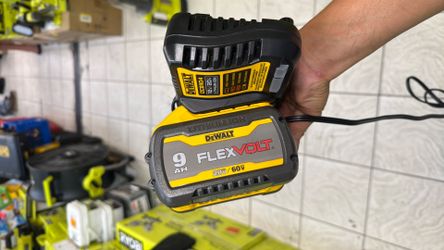 Dewalt flexvolt battery and charger