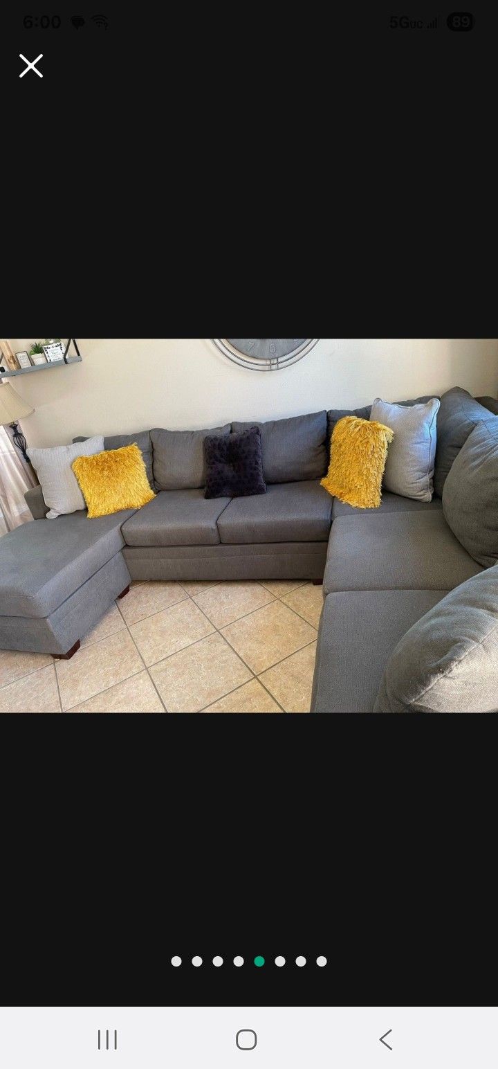 Large And Beautiful Dark Grey Sectional Couch With Reversible Chaise