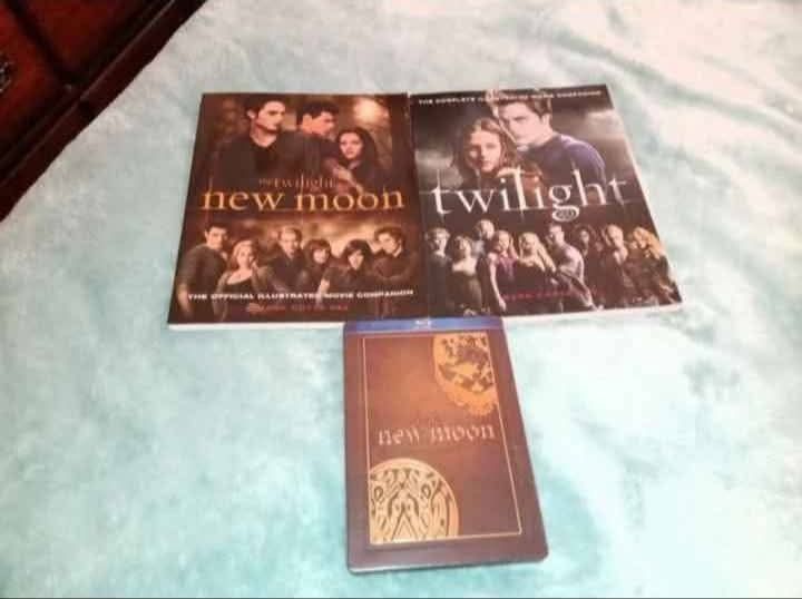 2 Twilight Books & DVD Movie