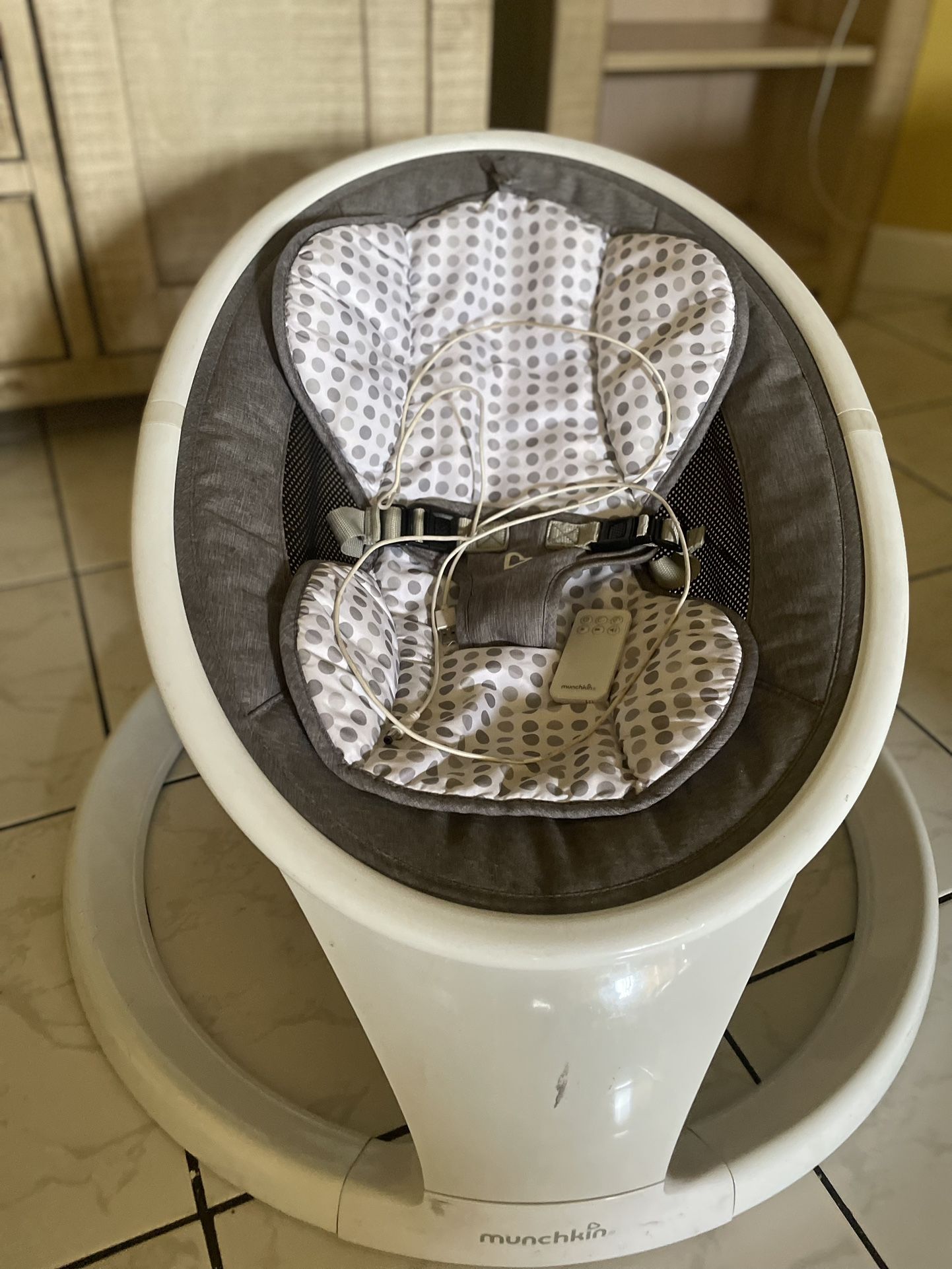 Bluetooth Munchkin Baby Swing