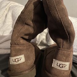 Girls/Womens Ugg Size 4
