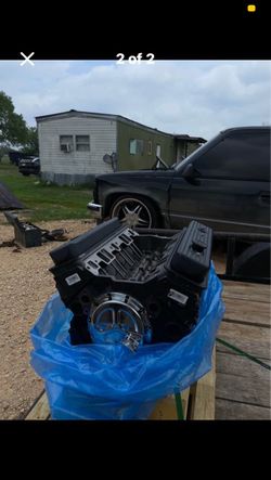 BAND FUCKING NEW 5.7L SBC HEADS WITH INTAKE MANIFOLD AND DISTRIBUTOR