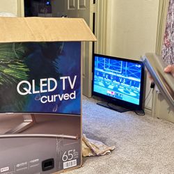 32” Insignia Television