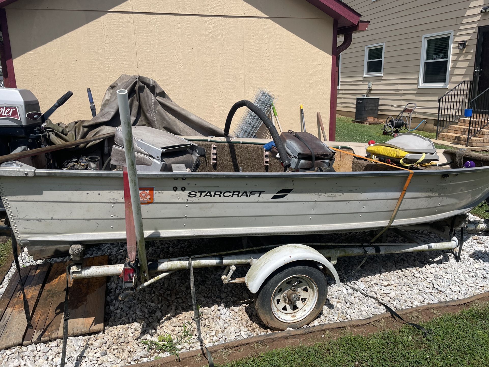 StarCraft Boat For Sale **AS IS**