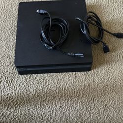 PS4 Slim 