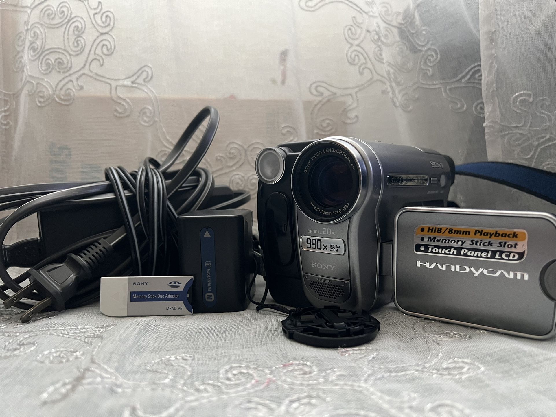 Sony Handycam DCR-TRV480 Digital-8 Camcorder 990x Digital 20x Optical Zoom