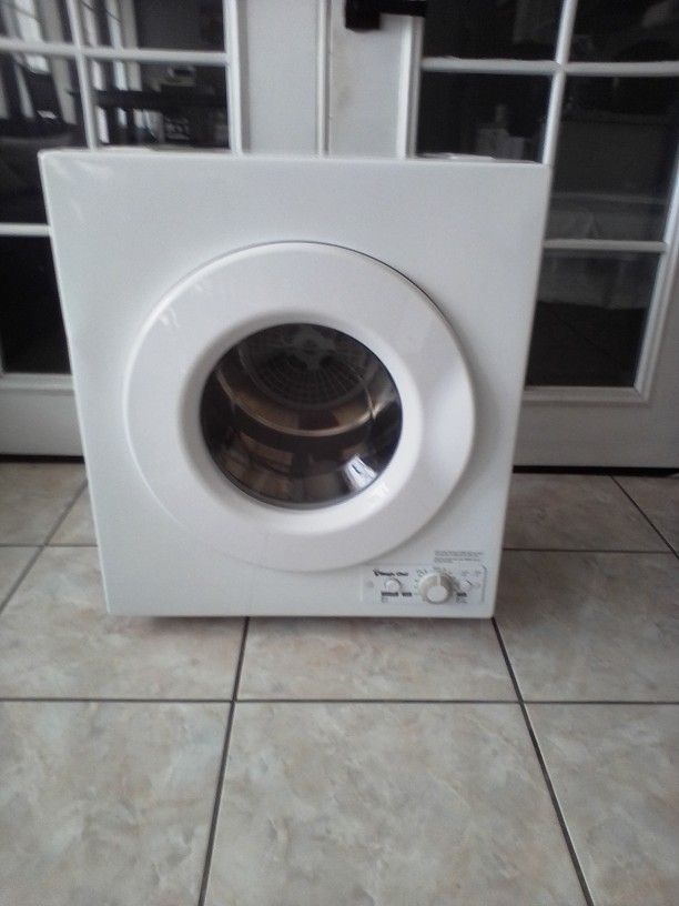 Magic Chef Compact Dryer
