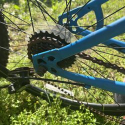 Schwinn Mountain Bike Needs One Bolt For Gear Box 
