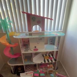 Gently Use Wooden Dollhouse My Daughter Has A Grown