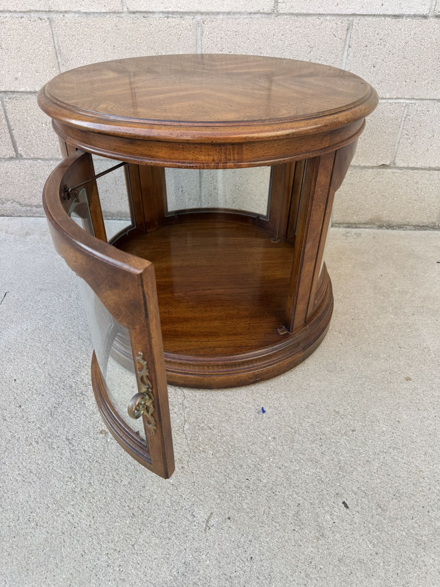 Nice Set Of End Tables - Vintage