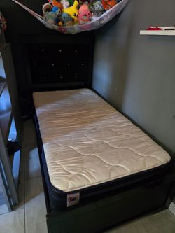 Bed (Twin)