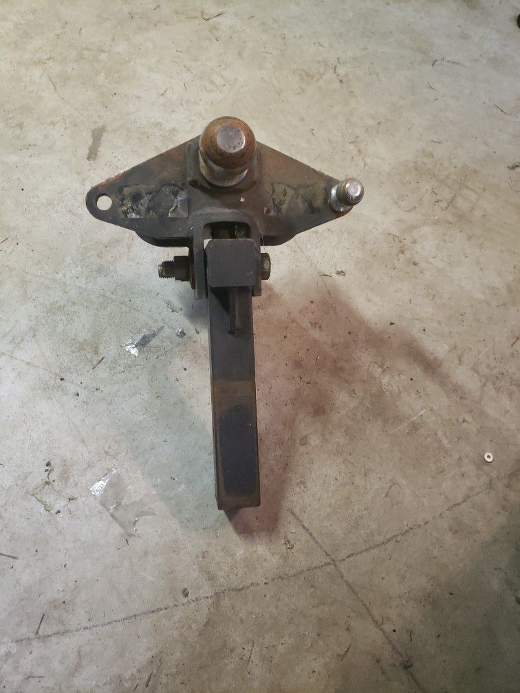 Heavy duty trailer hitch with 2 and 5/16th ball