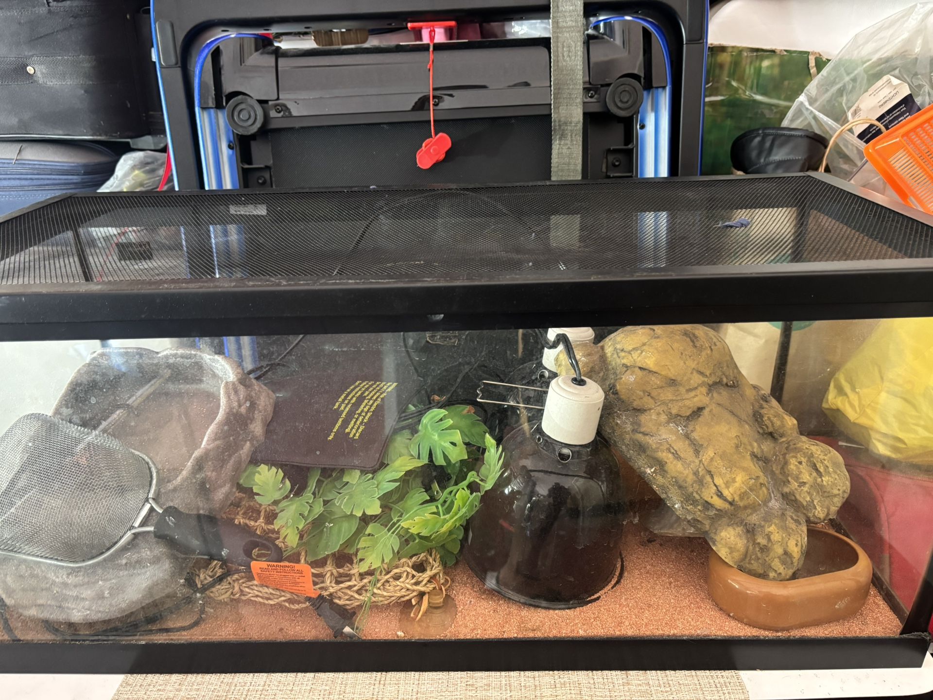 Tanque Para Reptiles, Con Todos Los Accerorios Mide 30 X 13X 13