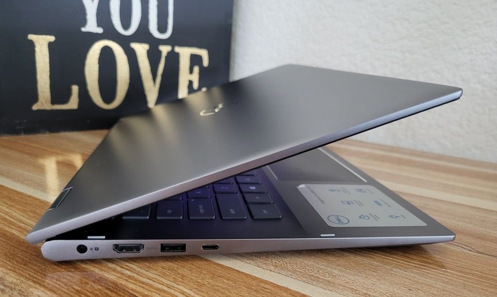 Dell Touchscreen Flip Laptop w/16GB Win11