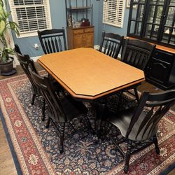 Dining room table with 6 Chairs