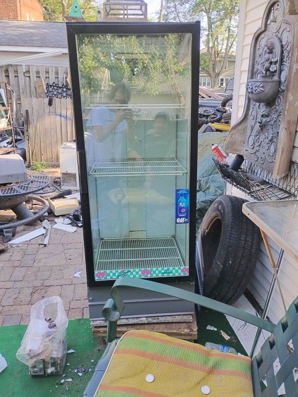 Commercial  Beverage Cooler Works Great