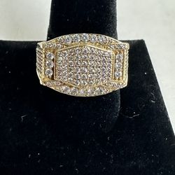 10K Yellow Gold And Clear Stone Ring Size 10.5 