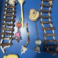 Birds’ Toys And Accessories 