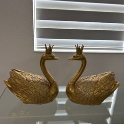 Golden Swan 