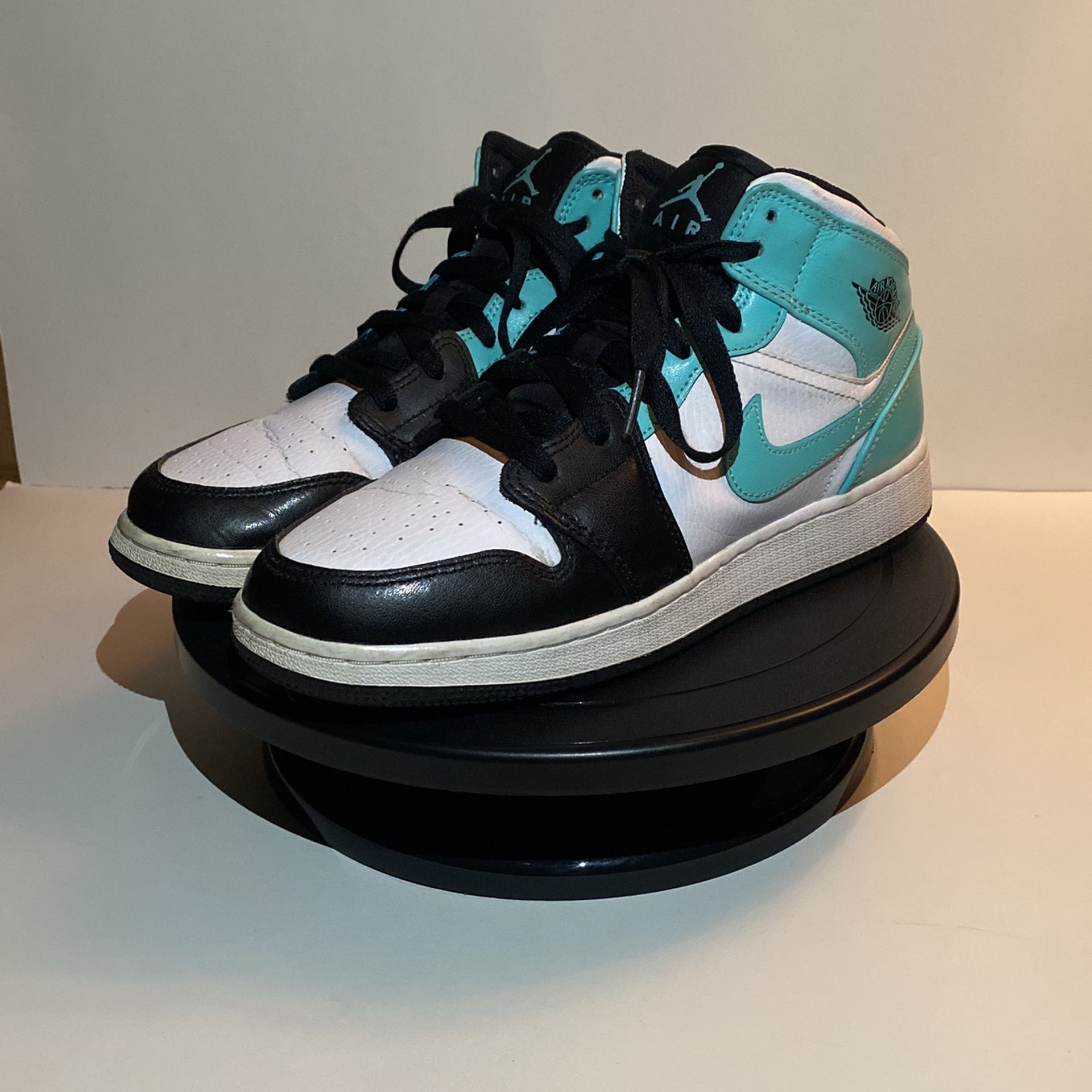 Nike Air Jordan Mid Tropical Twist White/Black Women's Size