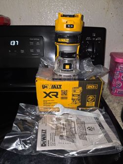Dewalt XR Cordless compact router tool only brand new never used Hablo español